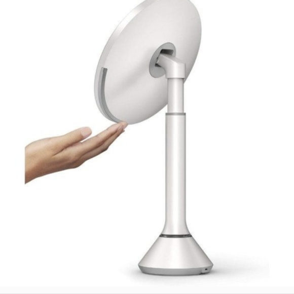 Simplehuman Sensor 5x Mirror - Picture 4 of 8